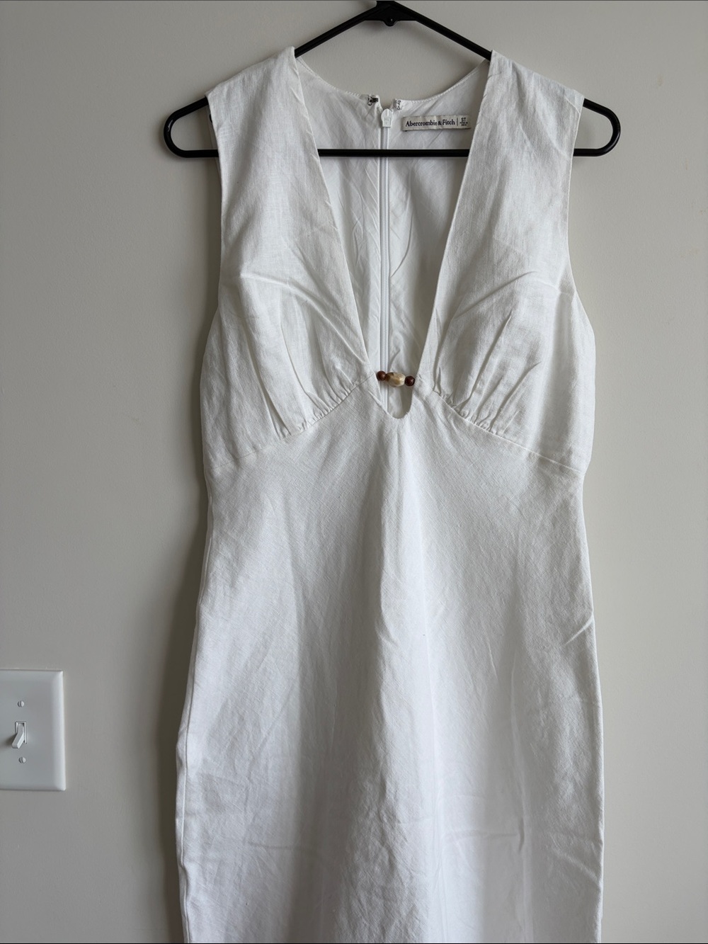 Dress- White Sleeveless V-Neck Abercrombie & Fitch